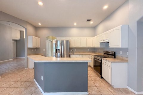 House in Brandon, Florida 3 bedrooms, 180.51 sq.m. № 2201732 - photo 2