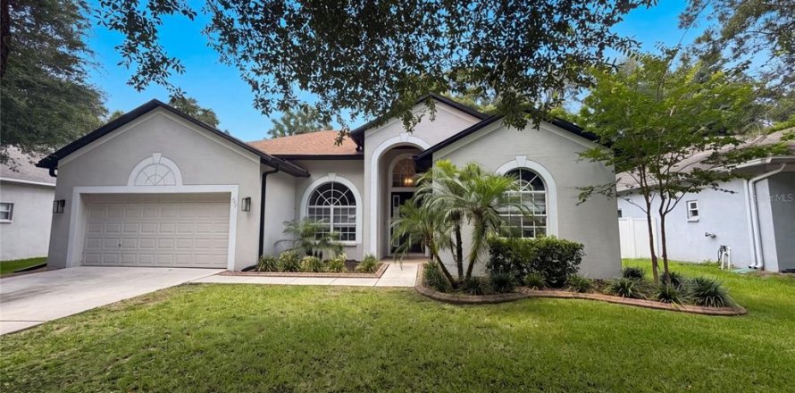 House in Brandon, Florida 3 bedrooms, 180.51 sq.m. № 2201732