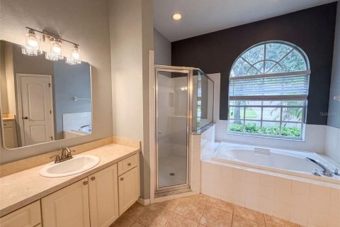 House in Brandon, Florida 3 bedrooms, 180.51 sq.m. № 2201732 - photo 5