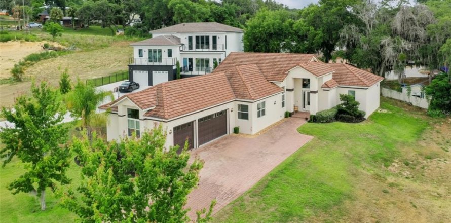 Villa ou maison à Clermont, Floride 3 chambres, 270.72 m2 № 2214741