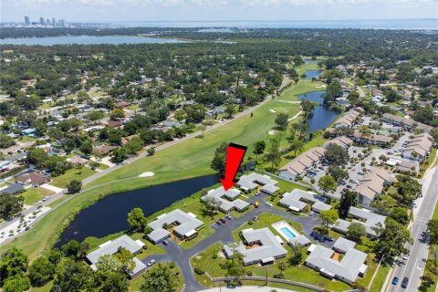 House in Saint Petersburg, Florida 2 bedrooms, 109.62 sq.m. № 1879780 - photo 1