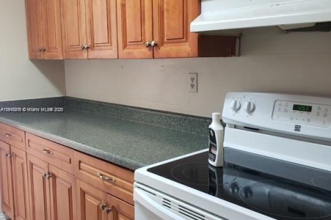 Снять в аренду виллу или дом в Майами, Флорида 2 спальни, 251.86м2, № 2079498 - фото 8