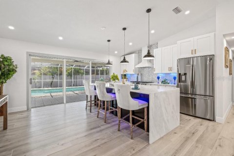 Casa en venta en Saint Petersburg, Florida, 4 dormitorios, 196.49 m2 № 1848615 - foto 7