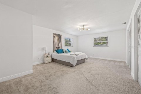 Casa en venta en Saint Petersburg, Florida, 4 dormitorios, 196.49 m2 № 1848615 - foto 18