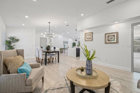 Casa en venta en Saint Petersburg, Florida, 4 dormitorios, 196.49 m2 № 1848615 - foto 12