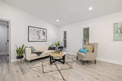 Casa en venta en Saint Petersburg, Florida, 4 dormitorios, 196.49 m2 № 1848615 - foto 11