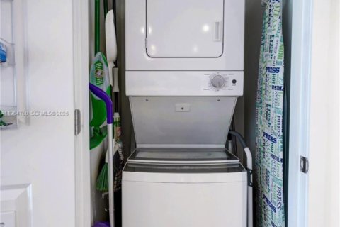 Снять в аренду кондоминиум в Майами, Флорида 2 спальни, 81.75м2, № 2081140 - фото 10