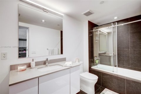 Снять в аренду кондоминиум в Майами, Флорида 2 спальни, 81.75м2, № 2081140 - фото 4