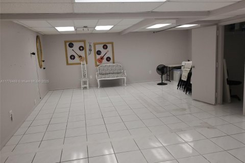 Propiedad comercial en venta en North Miami, Florida № 1708767 - foto 5