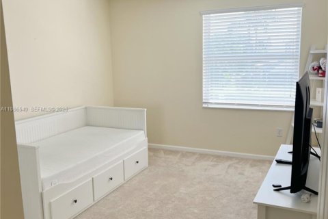 House in Pembroke Pines, Florida 4 bedrooms, 273.32 sq.m. № 2046647 - photo 10