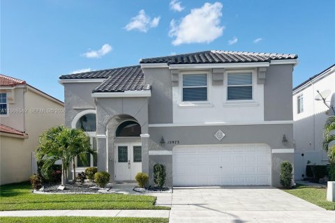 House in Pembroke Pines, Florida 4 bedrooms, 273.32 sq.m. № 2046647 - photo 19