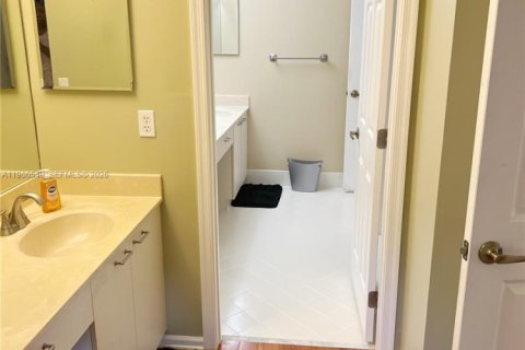 House in Pembroke Pines, Florida 4 bedrooms, 273.32 sq.m. № 2046647 - photo 6