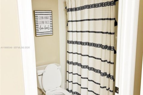 House in Pembroke Pines, Florida 4 bedrooms, 273.32 sq.m. № 2046647 - photo 9