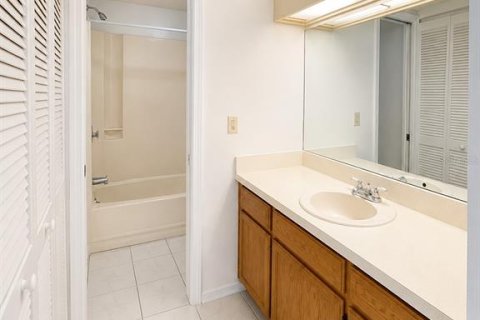 Townhouse in Casselberry, Florida 3 bedrooms, 117.06 sq.m. № 2317279 - photo 8