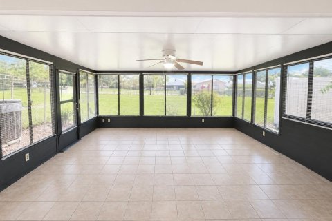 Townhouse in Casselberry, Florida 3 bedrooms, 117.06 sq.m. № 2317279 - photo 12