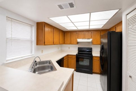 Townhouse in Casselberry, Florida 3 bedrooms, 117.06 sq.m. № 2317279 - photo 5