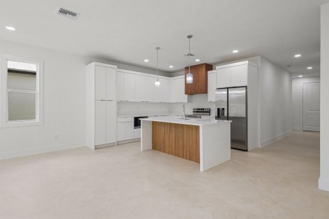 Villa ou maison à vendre à West Palm Beach, Floride: 4 chambres, 176.61 m2 № 2428499 - photo 5