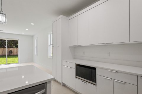 Villa ou maison à vendre à West Palm Beach, Floride: 4 chambres, 176.61 m2 № 2428499 - photo 9