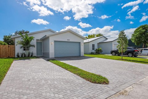 Villa ou maison à West Palm Beach, Floride 4 chambres, 176.61 m2 № 2428499