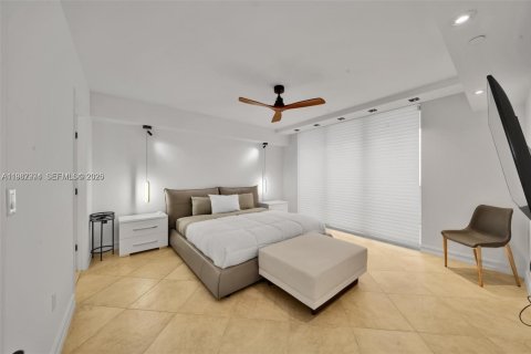 Condo in Hallandale Beach, Florida, 3 bedrooms  № 2053063 - photo 17