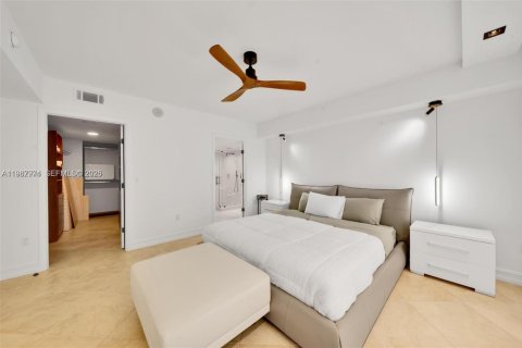 Condo in Hallandale Beach, Florida, 3 bedrooms  № 2053063 - photo 16