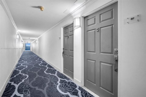 Condo in Bay Harbor Islands, Florida, 1 bedroom  № 1809875 - photo 16