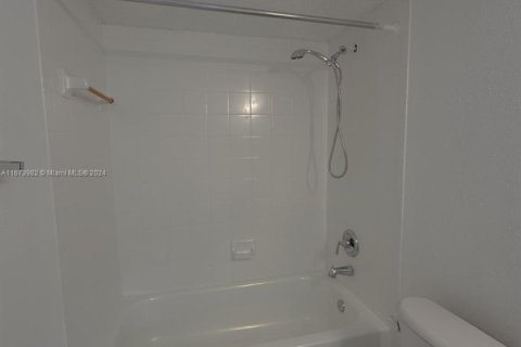 Condominio en venta en Pompano Beach, Florida, 2 dormitorios, 98.2 m2 № 1399154 - foto 19