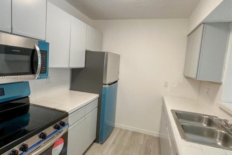 Condominio en venta en Pompano Beach, Florida, 2 dormitorios, 98.2 m2 № 1399154 - foto 7