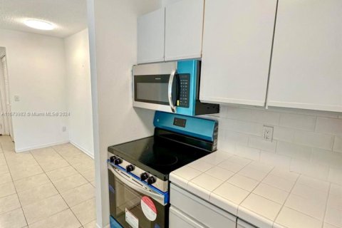 Condominio en venta en Pompano Beach, Florida, 2 dormitorios, 98.2 m2 № 1399154 - foto 5