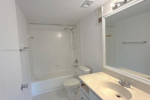 Condominio en venta en Pompano Beach, Florida, 2 dormitorios, 98.2 m2 № 1399154 - foto 20