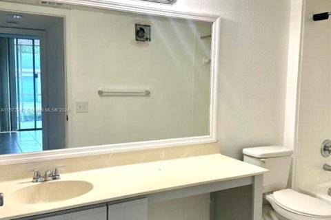 Condominio en venta en Pompano Beach, Florida, 2 dormitorios, 98.2 m2 № 1399154 - foto 18