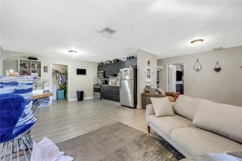 Propiedad comercial en venta en Fort Lauderdale, Florida, 176.14 m2 № 1794811 - foto 17