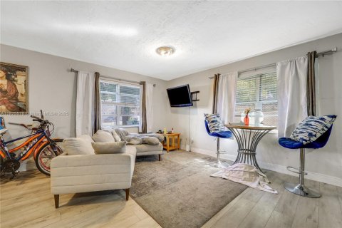 Propiedad comercial en venta en Fort Lauderdale, Florida, 176.14 m2 № 1794811 - foto 22