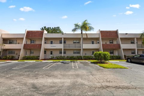 Condominio en Delray Beach, Florida, 2 dormitorios № 2147039