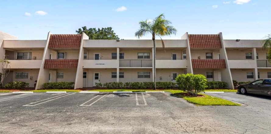 Condo à Delray Beach, Floride, 2 chambres  № 2147039