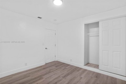 Villa ou maison à vendre à Miami, Floride: 4 chambres, 153.85 m2 № 2025179 - photo 21