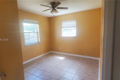 Снять в аренду виллу или дом в Порт-Сент-Луси, Флорида 3 спальни, 114.73м2, № 2044099 - фото 9