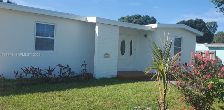 Дом в Порт-Сент-Луси, Флорида 3 спальни, 114.73м2 № 2044099