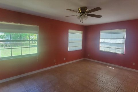 Снять в аренду виллу или дом в Порт-Сент-Луси, Флорида 3 спальни, 114.73м2, № 2044099 - фото 12