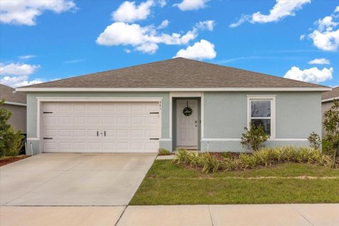 House in Haines City, Florida 3 bedrooms, 138.98 sq.m. № 1720118 - photo 1
