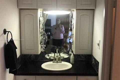 Copropriété à louer à Miami Beach, Floride: 2 chambres, 49.24 m2 № 2178499 - photo 21