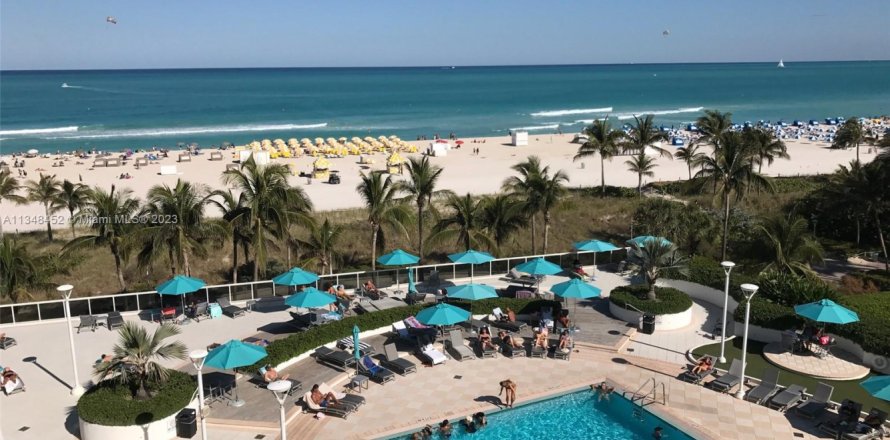 Condo à Miami Beach, Floride, 2 chambres  № 2178499