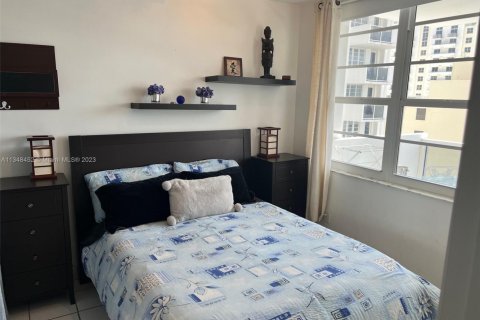 Copropriété à louer à Miami Beach, Floride: 2 chambres, 49.24 m2 № 2178499 - photo 16