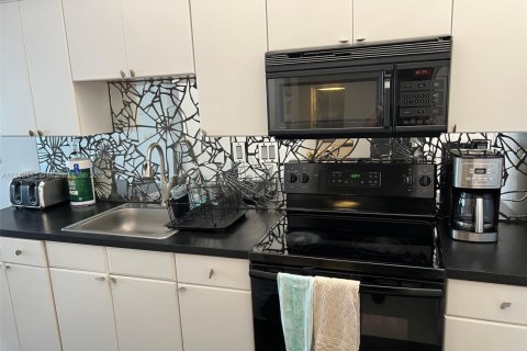 Copropriété à louer à Miami Beach, Floride: 2 chambres, 49.24 m2 № 2178499 - photo 13