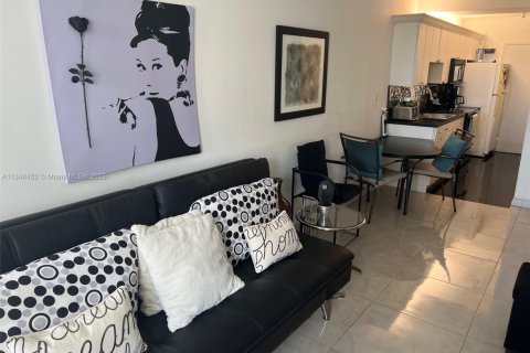 Copropriété à louer à Miami Beach, Floride: 2 chambres, 49.24 m2 № 2178499 - photo 7