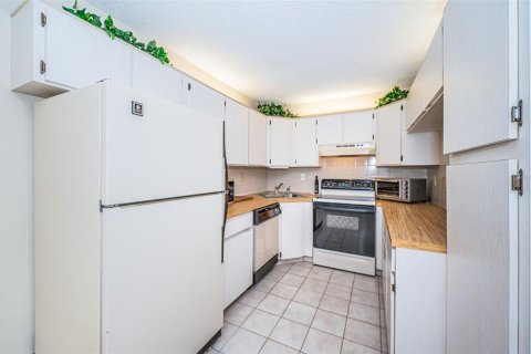 Condo in Palm Harbor, Florida, 2 bedrooms  № 2226194 - photo 9