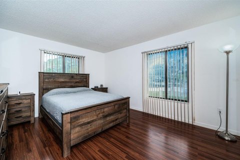 Condo in Palm Harbor, Florida, 2 bedrooms  № 2226194 - photo 13