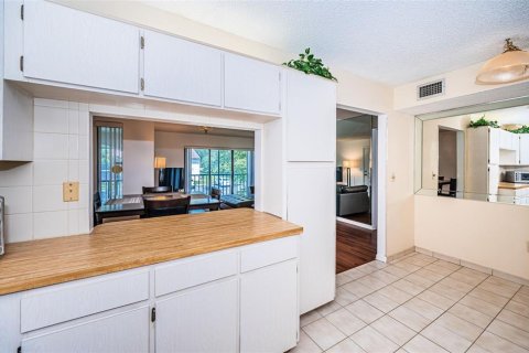 Condo in Palm Harbor, Florida, 2 bedrooms  № 2226194 - photo 11