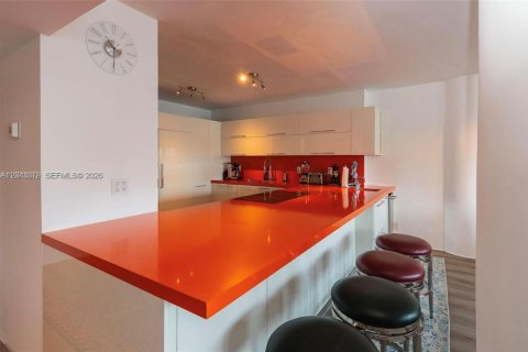 Copropriété à louer à Miami Beach, Floride: 2 chambres, 141.21 m2 № 2241879 - photo 9