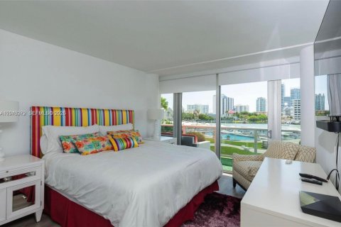 Copropriété à louer à Miami Beach, Floride: 2 chambres, 141.21 m2 № 2241879 - photo 25